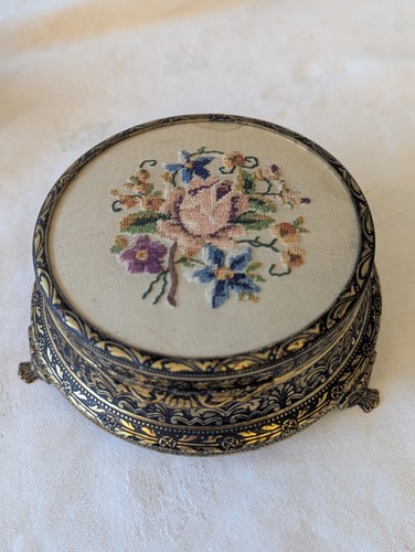 Vintage dressing table - dressing, trinket