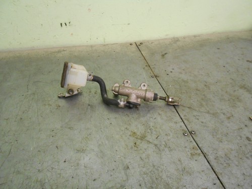 Suzuki 900 rear master - ,