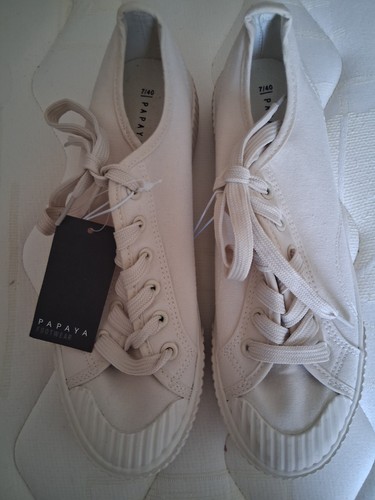New ladies lace pumps - new, lace-up