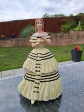 Christmas at Windsor Wedgewood Fine Porcelain Figurine commissioned by Spink