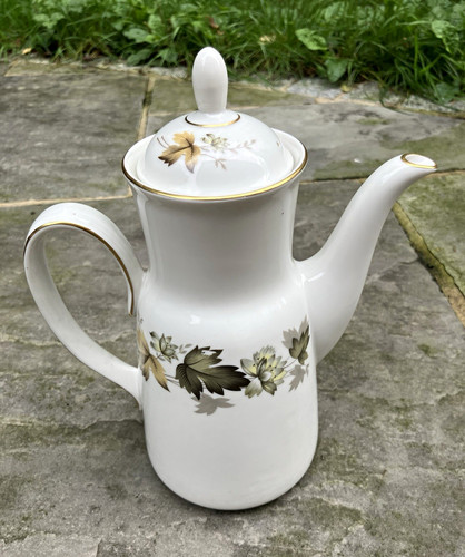 Royal doulton larchmont fine - royal,