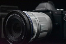 [US Duty Paid] Olympus OMD E-M5 Mirrorless Digital Camera with Lens Black 8439