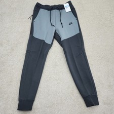 Nike Men Medium Tech Fleece