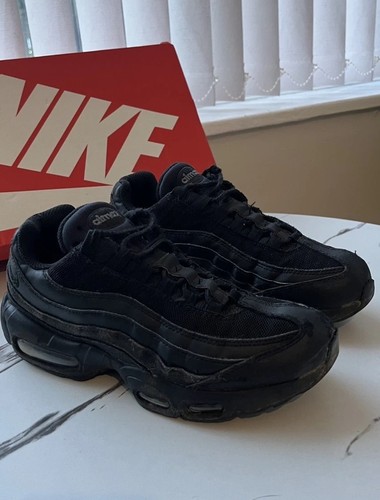 Triple black nike air - triple,