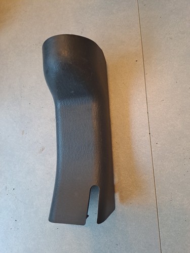 Mazda bongo rear chair - mazda, leg
