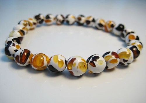 Elegant genuine round - round, baltic