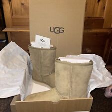 UGG CLASSIC SHORT II TOMATILLO