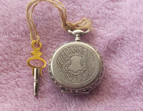 Antique silver key wind - silver,