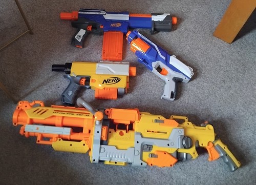 Nerf gun bundle - gun,