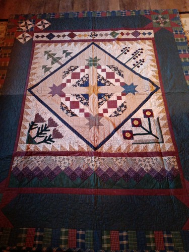 Vintage amish quilt 82 - quilt, 82"