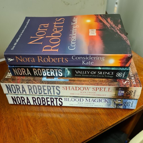 Nora roberts books bundle - nora, bundle: