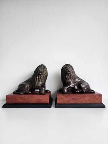 Wooden base bronze regency - 2x,