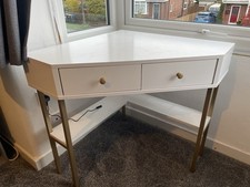 Corner Dressing Table Vanity Table