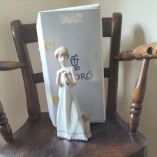 Vintage Lladro #5607 Girl With