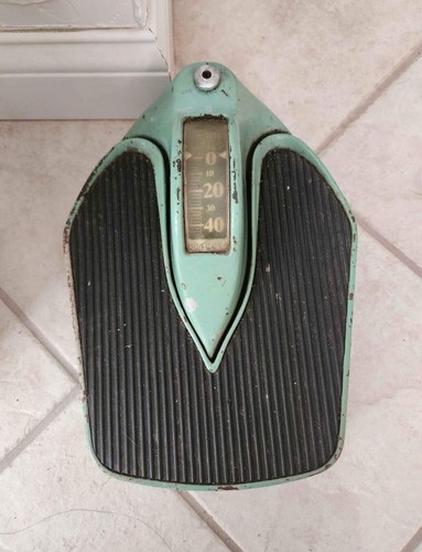 Antique detecto green - detecto,