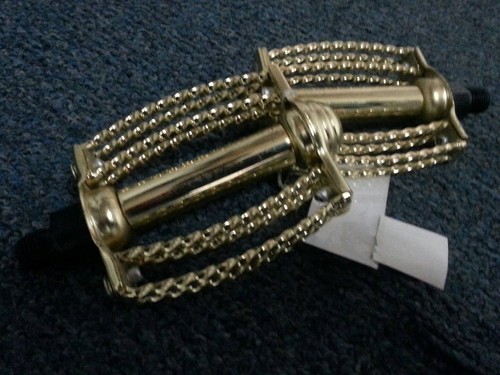 Gold square round twisted - square,