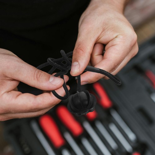 Universal parcel shelf string - ,