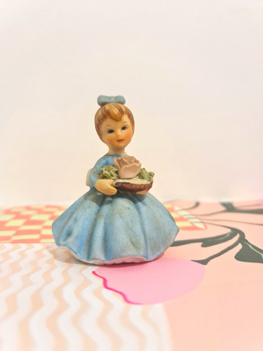 Vintage porcelain figurine - vintage, –