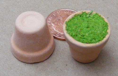 Dolls house round filled - round,