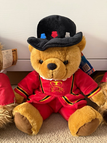Bears the world beefeater - bears,