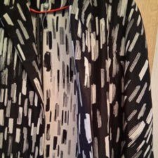 WINDSMOOR BLACK AND WHITE