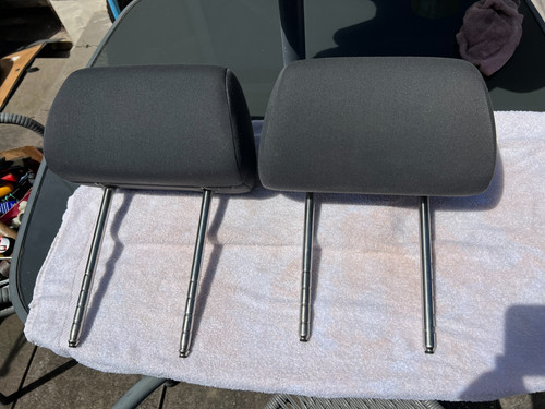 Polo 9n3 front headrests - vw,