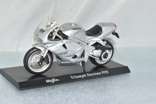 MAISTO TRIUMPH DAYRONA 955i MOTORCYCLE  1:18 SCALE DIE-CAST MODEL