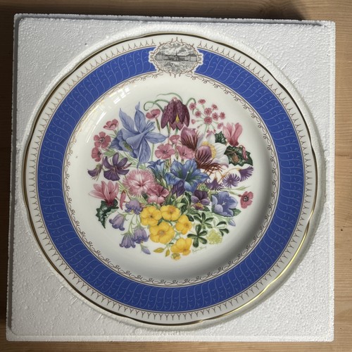 Chelsea flower show plate - flower,