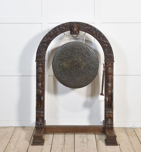 Large oak dinner - |, carved