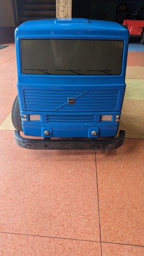 Kids coin operated lorry - coin, lorry/