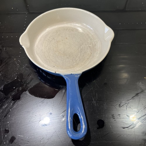 Creuset blue cast iron - le,