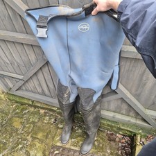 Chest waders size le - chest,