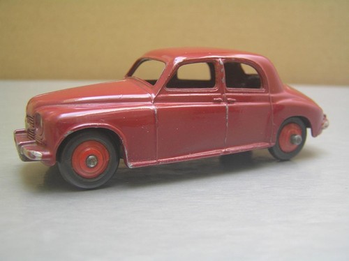 Dinky toys 156 - rover, saloon