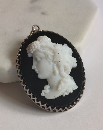 Late victorian opaque - late, white