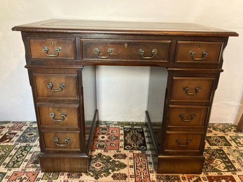 Mahogany double pedestal desk - ,