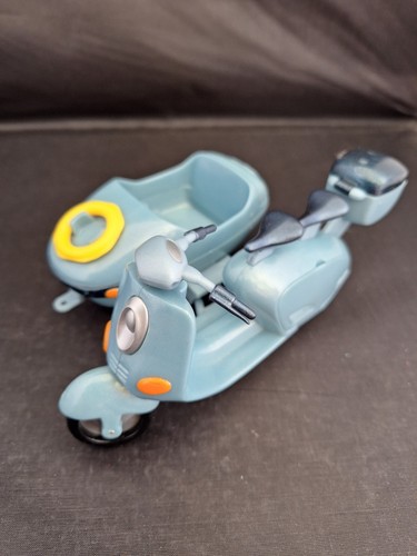 Bratz 2002 blue vespa - bratz, moped