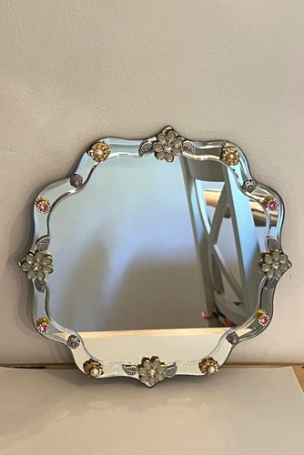 Decorative scalloped wall - scalloped,