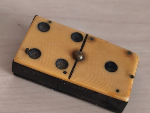 Celluloid domino vesta - vesta, case