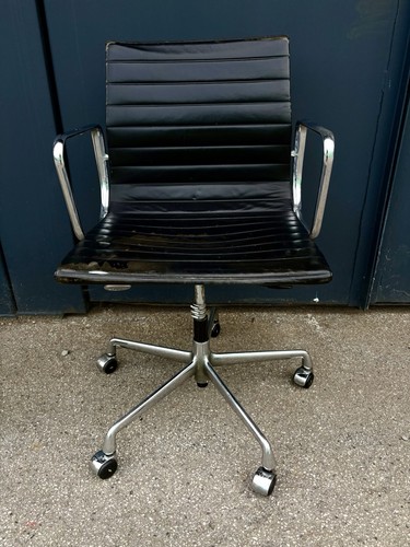Vitra eames ea117 swivel desk - vitra,