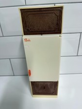 Sindy Fridge 1960s includes 2 accessories 