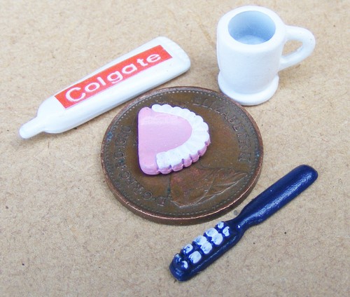 Dolls house dentures - house, false