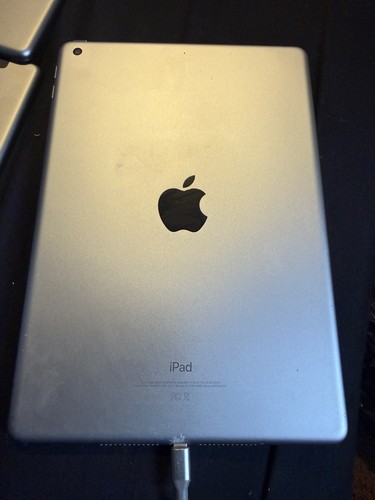 Ipads - 3, x