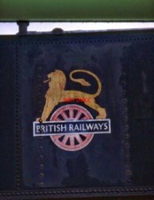 PHOTO  WOODHAMS BARRY 11.11.67 AN OLD BRITISH RAILWAYS FERRET AND DARTBOARD TOTE