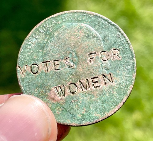 Votes for women - for, suffragettes
