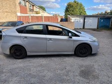 PRIUS BREAKING