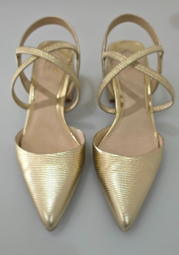 Moda pelle gold sandal size - in,