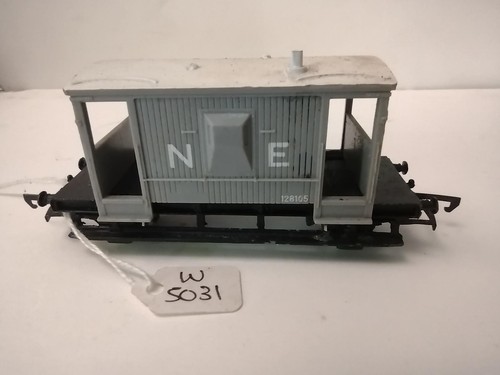 Box job lot six - six, scale