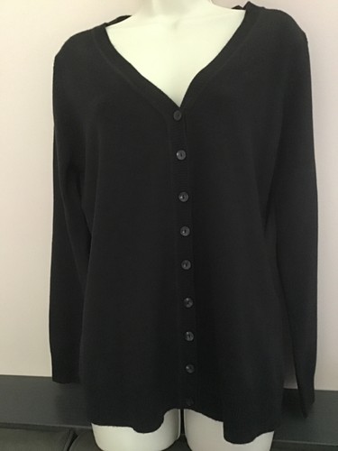 Black basic style button v - black,