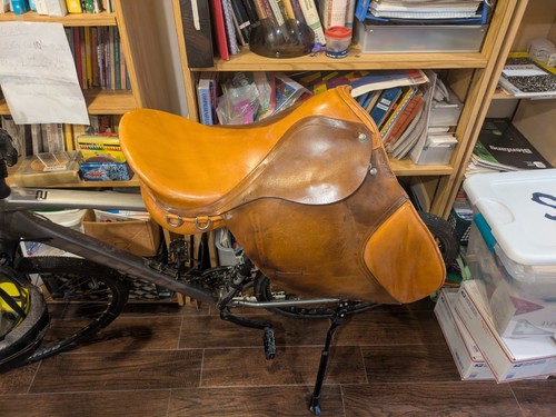 Vintage english saddle - vintage, 17.5"
