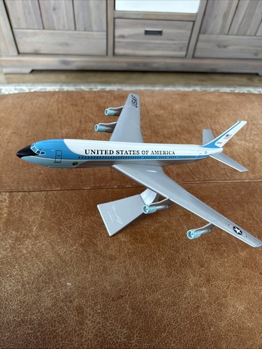 Boeing 137c air force - air,